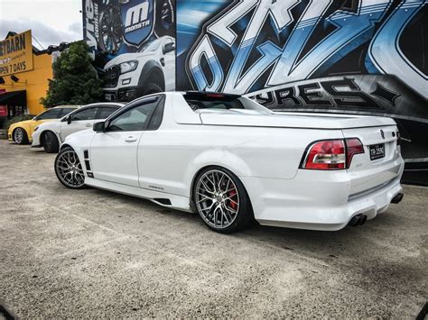 HSV Commodore VE Maloo White Hussla Lit Wheel Front