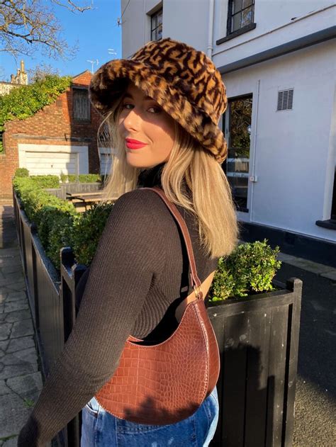 Fluffy Bucket Hat Outfits With Hats Alternative Outfits Winter