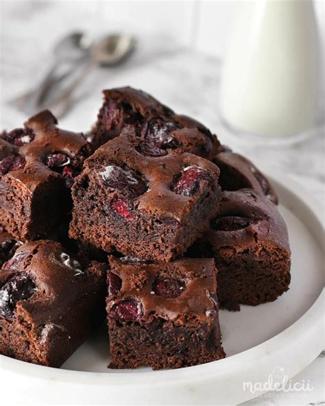 Brownies Cu Cirese Si Lapte Condensat Madelicii Ro