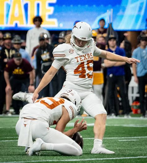Texas Kicker "Distracted" By ASU Girls Just Before Massive Kick In
