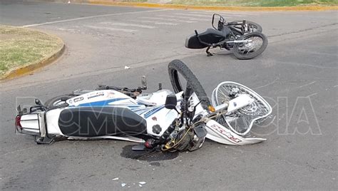 Dos Motociclistas Heridos Tras Chocar En El Acceso Garc A Tu N