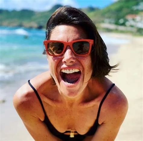 Alessandra Sublet Vs Faustine Bollaert Qui Est La Plus Sexy En Bikini