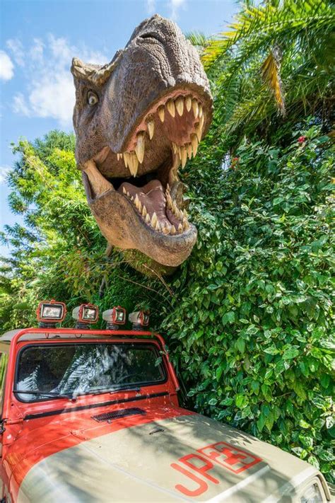 Universal Unveils Shocking T-Rex Photo Spot - Inside the Magic