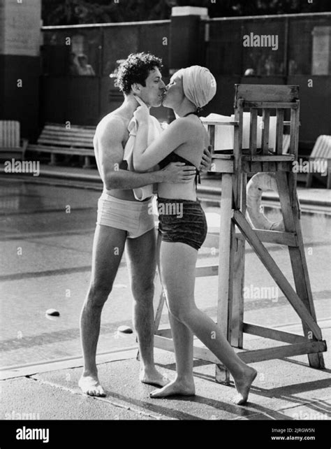 Hot Sexy Cathy Moriarty Bikini Pics