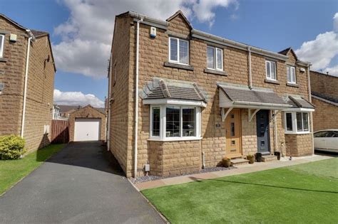 3 Bed Semi Detached House For Sale In Pavilion Way Meltham Holmfirth