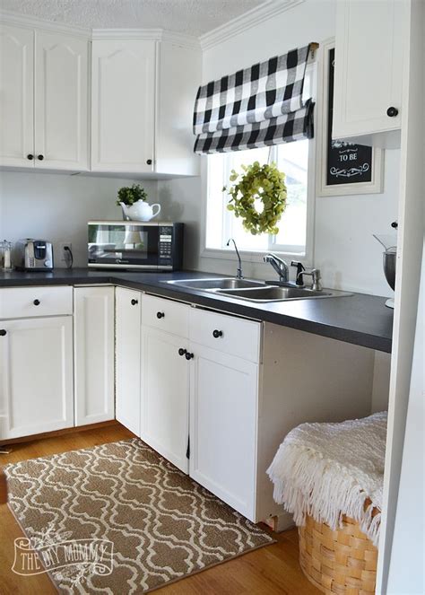 20 Buffalo Plaid Kitchen Decor Ideas HMDCRTN