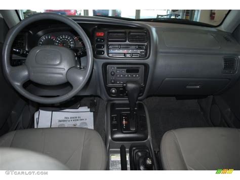 Medium Gray Interior 2001 Chevrolet Tracker LT Hardtop 4WD Photo #40628254 | GTCarLot.com