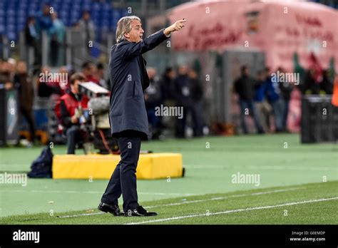 Roberto Mancini Lazio Hi Res Stock Photography And Images Alamy