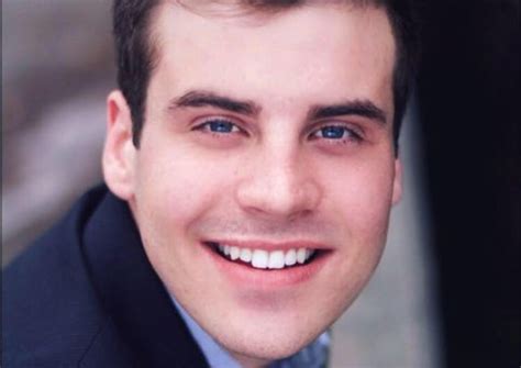 Jovem Impedido De Cantar No Vel Rio Da Av Por Ser Gay