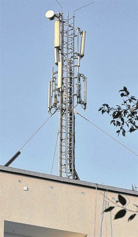 Nie będzie raju dla komórek Kraków zablokował nowe maszty telefonii