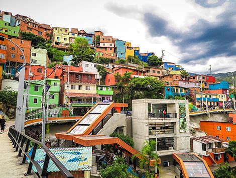 Medellín Graffiti Tour | Colombia4u