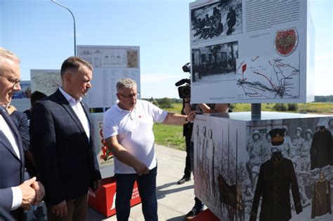 Piknik Wojskowy Przed Muzeum Bitwy Warszawskiej W Ossowie Radiomaryja Pl