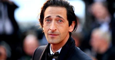 Adrien Brody chora ao receber prémio de Melhor Ator por culpa dos