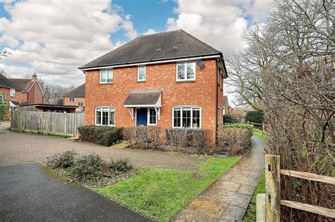 Sycamore Drive Burgess Hill Rh15 3 Bed Semi Detached House For Sale