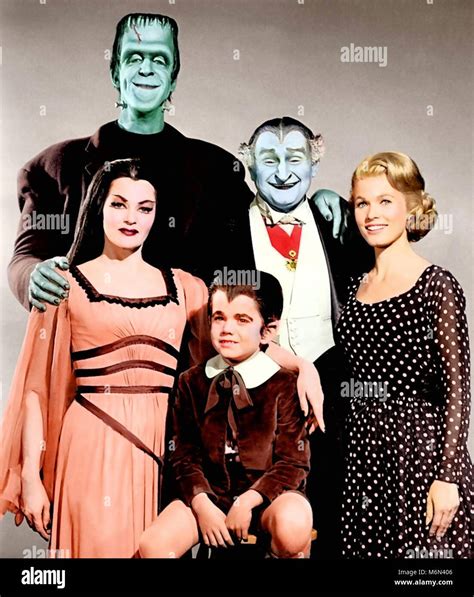 Les Munsters Universal Television Sitcom Series 1964 1966 De Gauche à