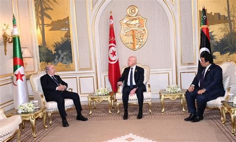 Réunion consultative entre les dirigeants de l Algérie de la Tunisie