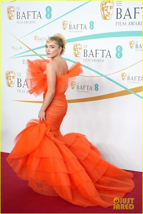 Florence Pugh S Baftas Red Carpet Look Is Stunning Photo