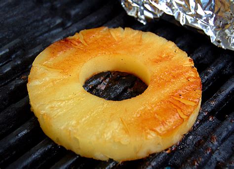 Gegrillte Ananas Mit S Er Rumglasur Von Kissi Chefkoch