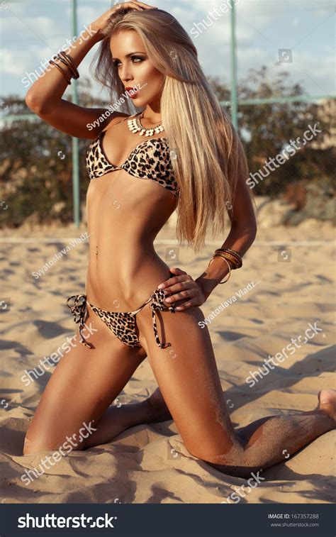 Photo De Stock Sexy Girl Long Blond Hair Bikini Shutterstock