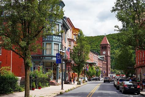 8 Undiscovered Small Towns In The Poconos WorldAtlas