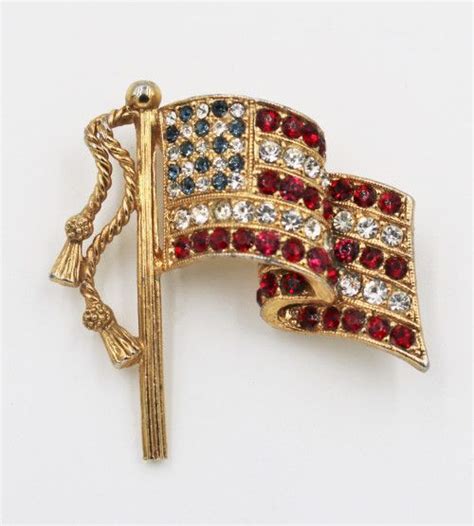 Vintage Napier Us Usa Patriotic Rhinestone Flag Figural Brooch Pin