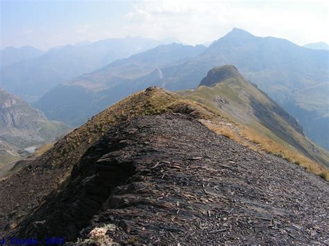 Une randonnée dans les Pyrénées Pic des Tentes pyrandonnees on Tumblr