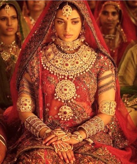 Aishwarya Rai ️ This Whole Ensemble Is Beautiful Beautiful Indian