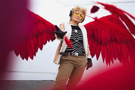 My Hero Academia: 10 Hawks Cosplay That Look Just Like The Anime