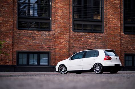 White Vw Golf Gti Sporting Exclusive Silver Jr Rims — Gallery