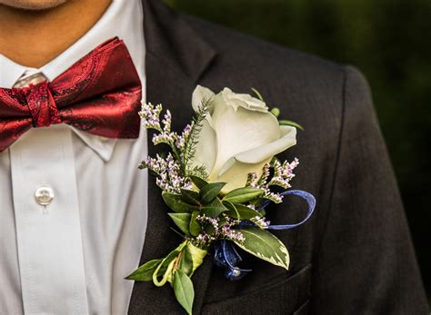 How To Make A Boutonniere Step By Step Yeah Weddings