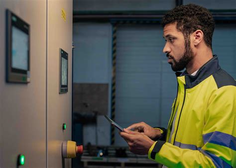 Operador De Centro De Mecanizado Un Profesional Indispensable En La