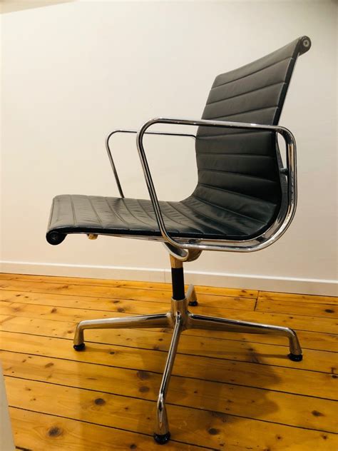 Vitra Charles Ray Eames Office Chair EA 108 Leather Black