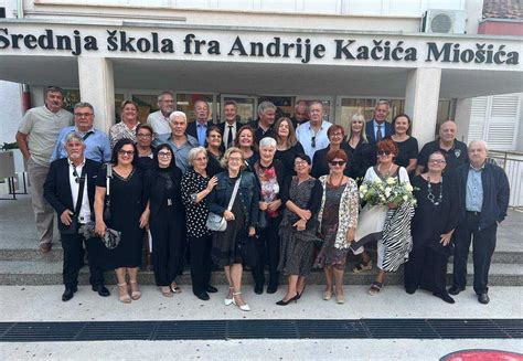 Polaznici Gimnazije u Pločama matematičko prirodoslovni smjer proslavili godina mature