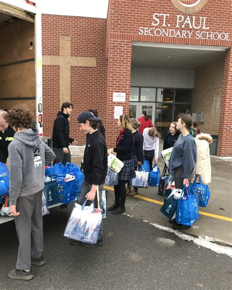 Spcss Falcons On Twitter Loading Up Our Christmas Sharing Baskets For