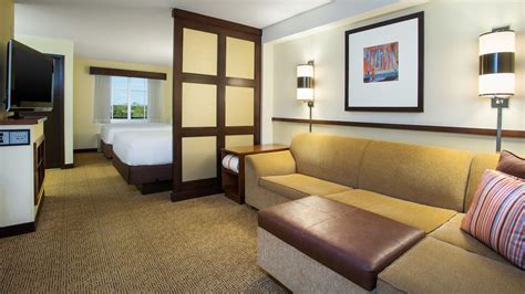 Hotel Rooms in Coconut Point | Hyatt Place Coconut Point