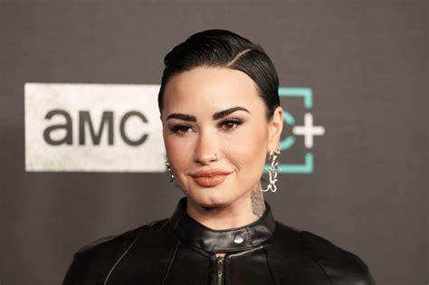 Demi Lovato Revela Que Vive Con Discapacidad Visual Luego De Una