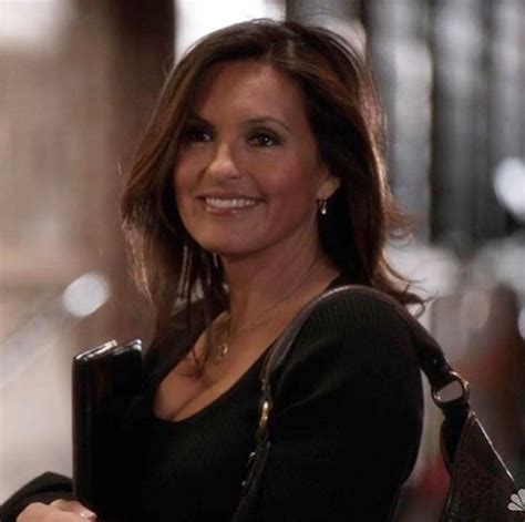 Pin By Trez Bertucci On Mariska Hargitay Olivia Benson Benson And