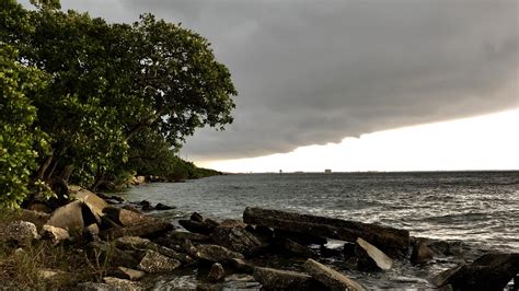 St. Petersburg beaches to see more storms this weekend | wtsp.com