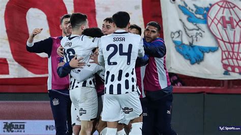 Talleres ganó el duelo de chilenos y sueña con el título en Argentina