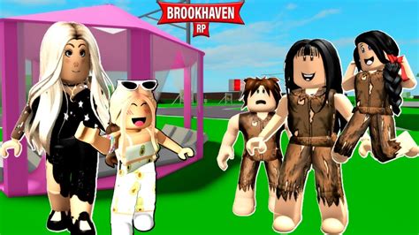 MENINA RICA ENCONTROU SUA FAMÍLIA POBRE BROOKHAVEN RP Roblox