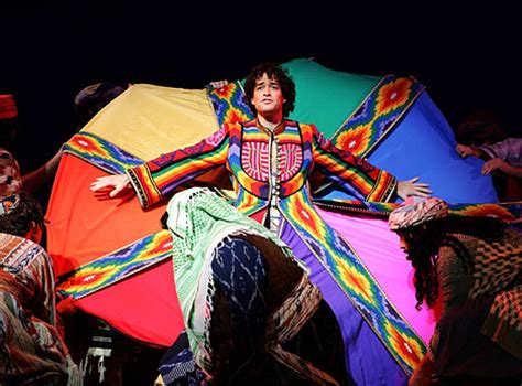 lee mead as joseph - Joseph and the Amazing Technicolor Dreamcoat Photo ...