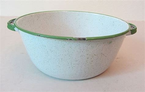 Antique Vintage White Speckled Enamelware Graniteware Round Dish Pan