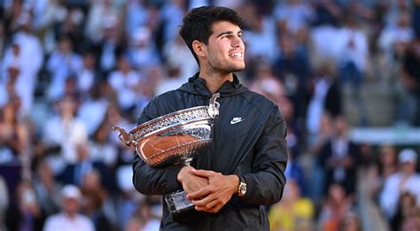 Carlos Alcaraz este rege la Roland Garros Spaniolul l a învins în