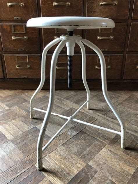 Amazing Adjustable Workshop Stool Of All Time Don T Miss Out Stoolz