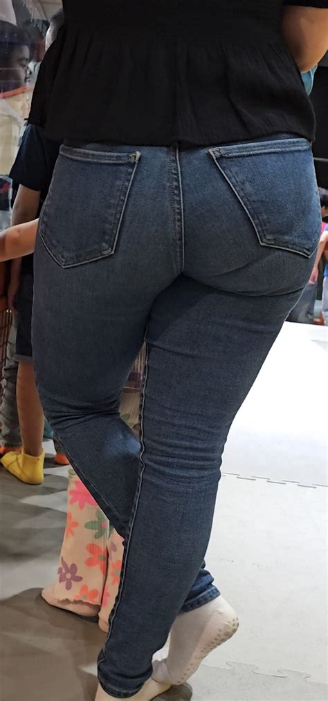 Round Ass Milf Vpl Tight Jeans Forum