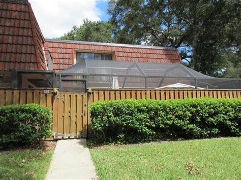 Condo/Townhouse Homes for Sale in wedgewood-of-palm-harbor-Palm Harbor FL.