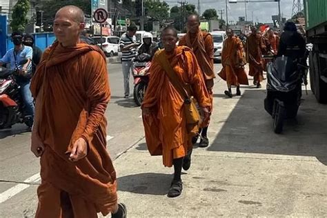 11 Fakta Seputar 31 Bhante Yang Berjalan Kaki Dari Thailand Ke Candi