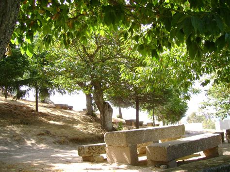 Parque De Merendas Do Santu Rio Vila Flor All About Portugal