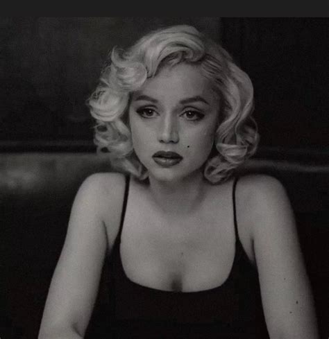 Netflix Rilis Foto Blonde Biografi Marilyn Monroe Yang Diperankan Ana