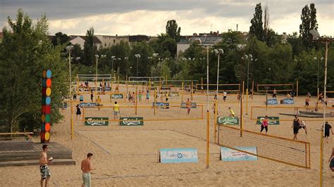 Beach Volleyball Im Park Am Gleisdreieck